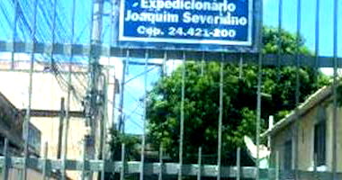 Casa padrão com 3 quartos, 1 banheiro, 1 vaga, 38m² construída, ocupada