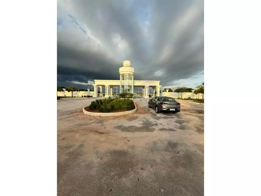 Terreno com 657m² em condomínio fechado