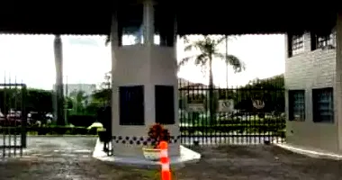 Casa com 194,9m² construída, imóvel ocupado, condomínio fechado