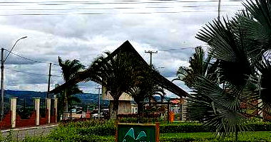 Casa em Condomínio com 4 Quartos em Chã Grande