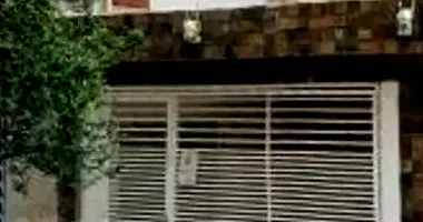 Casa em Leilão com 180m² Construída e Terreno de 109m²