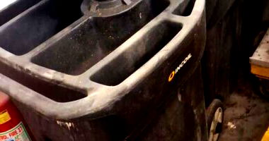 Lote de Materiais - 04 Carrinhos Coletor de Óleo