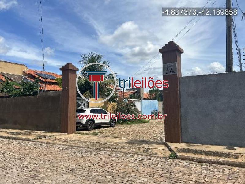 Casa com 3 quartos, 2 banheiros e 102,51m²