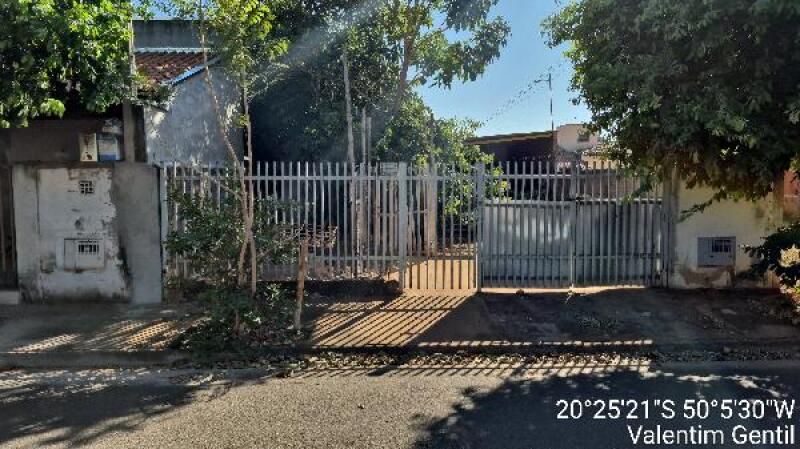 Casa em Valentim Gentil com 2 quartos