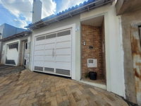 Casa com 2 quartos, 2 banheiros e 108m² de área construída, desocupada