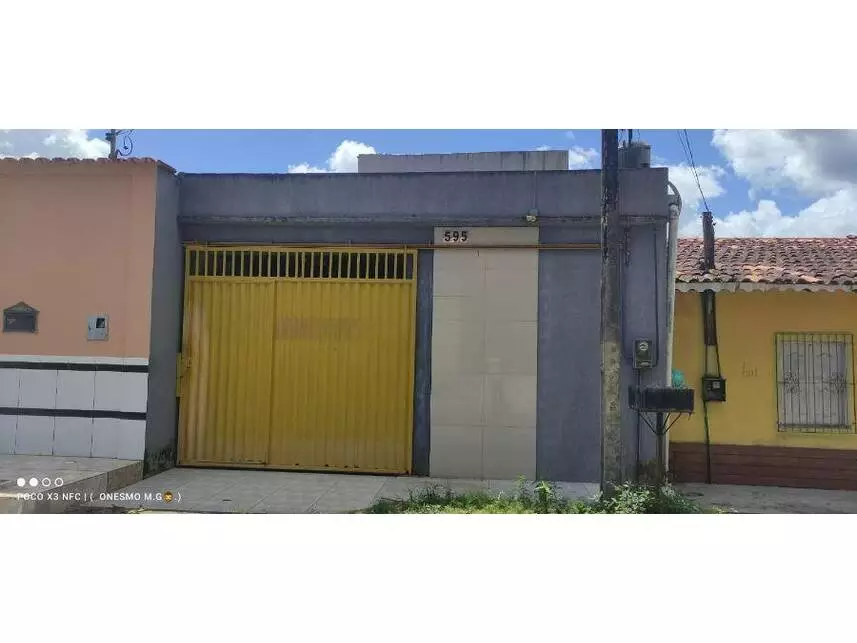 Casa em leilão com 230m² de área construída