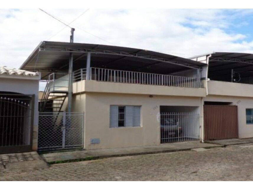 Casa com 3 quartos e 2 banheiros em Vila Bom Pastor