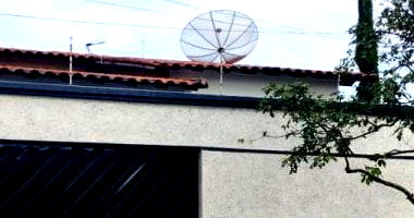 Casa padrão com 4 quartos, 3 banheiros, 1 vaga e 206m² construída