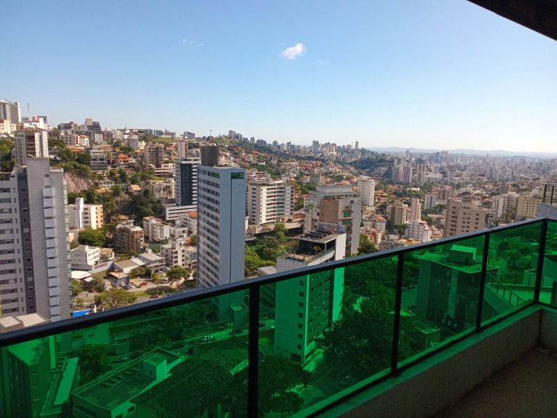 Cobertura Luxuosa com 5 Vagas no Santa Lúcia - Belo Horizonte