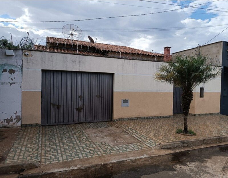 Imóvel Residencial com Área de 250m² em Ituiutaba/MG
