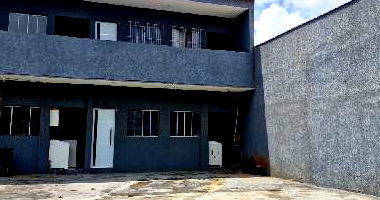 Casa com 1 quarto, banheiro, sala, cozinha e 1 vaga