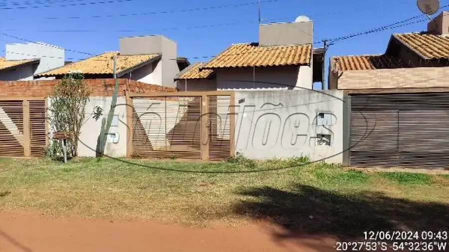 Casa com 2 Quartos e 1 Vaga em Campo Grande