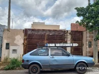 Casa com 154m², 1 varanda, desocupada, ideal para investimento