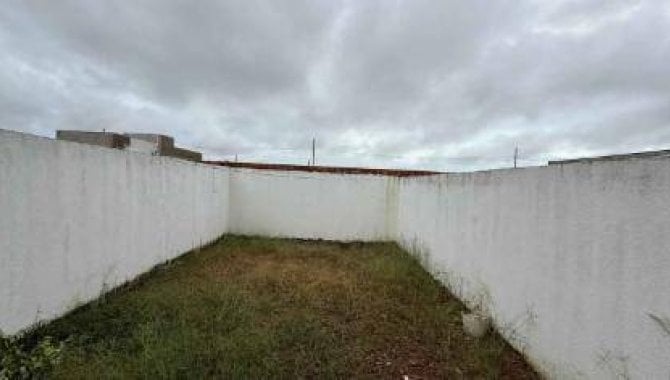 Casa em condomínio, desocupada, 150m² de área total