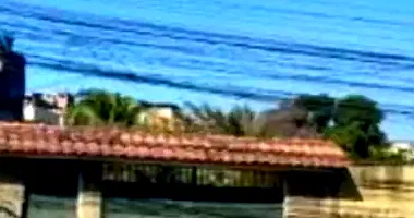 Casa em Leilão com 382m² Construída e Terreno Amplo