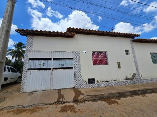 Casa com 2 quartos, 1 banheiro, 67m² área privativa e 1 vaga
