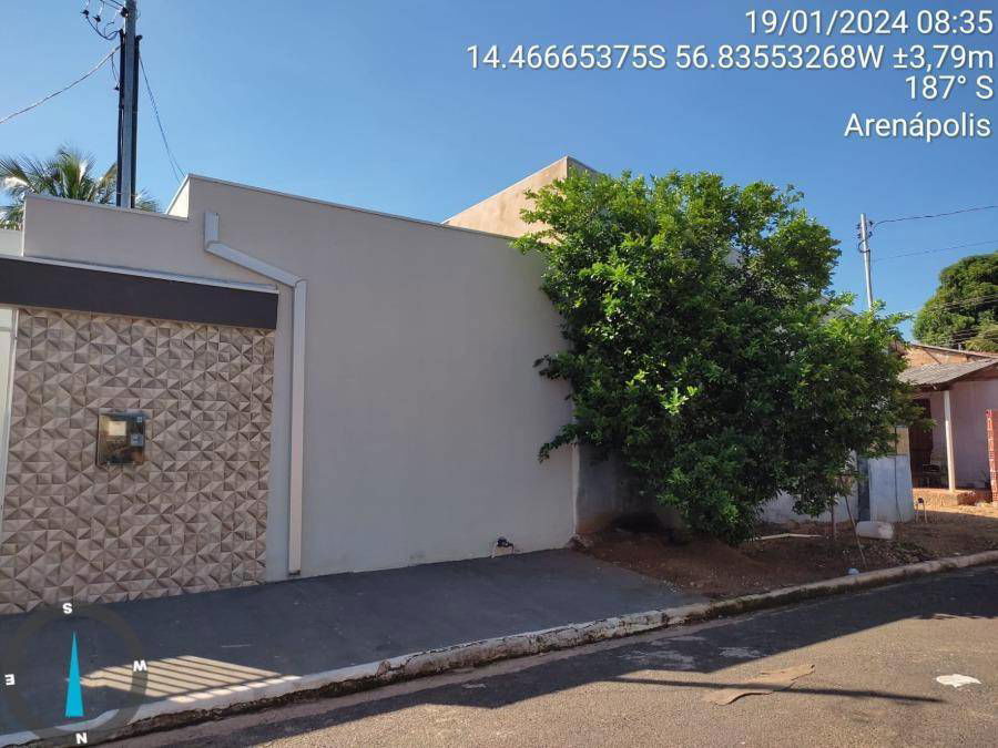 Casa com 3 quartos, 2 banheiros e 2 vagas, 161m² construída, ocupada