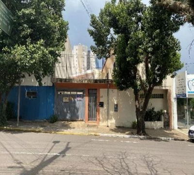 50% de Casa Comercial/Residencial com 8 cômodos