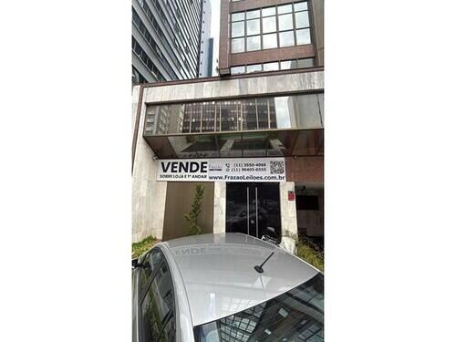 Salão pilotis com 741,80m² de área construída
