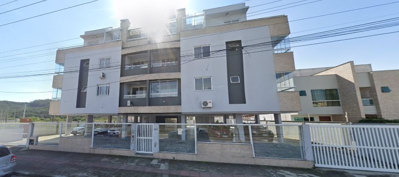 Apartamento com 2 quartos, 1 banheiro e vaga de garagem