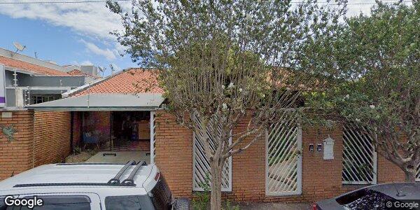 Casa com Terreno Amplo em Botucatu - Oportunidade Única