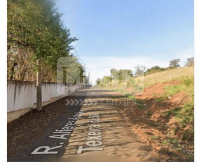 Terreno urbano de 20.039 m² com benfeitorias