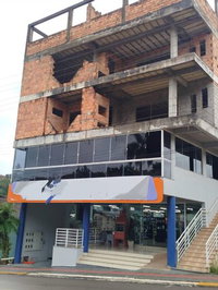 Prédio de 6 pavimentos com 1.800 m², 6 andares