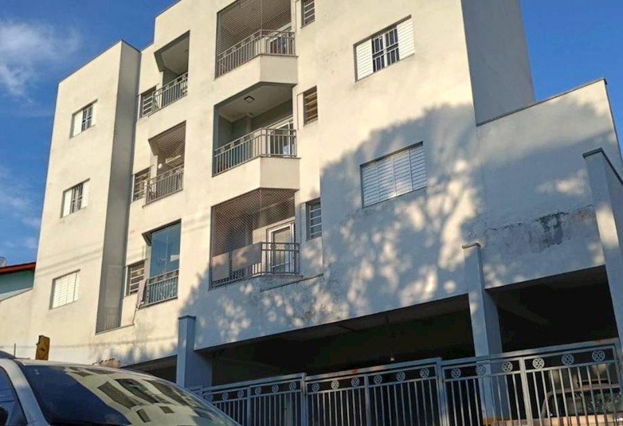 Apartamento com 2 quartos, 1 banheiro e 2 vagas de garagem