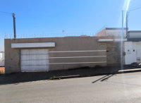 Casa com 3 quartos, 2 banheiros, suíte, área de lazer e garagem