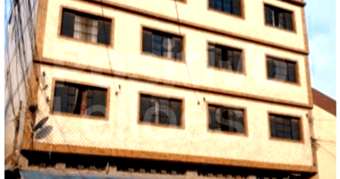 Prédio Comercial/Residencial com 6 apartamentos e 2 salões