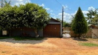 Casa com 2 Quartos, 2 Banheiros e 236m² de Área Construída -