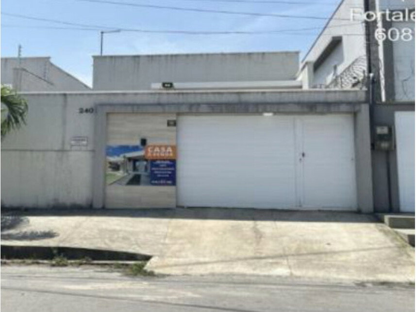 Casa com 2 quartos, 1 banheiro e 107m² construídos