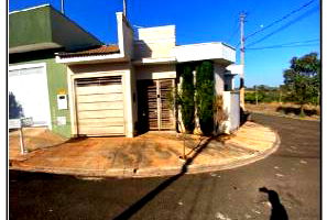 Casa com 3 Quartos e Varanda em Jardim Italia
