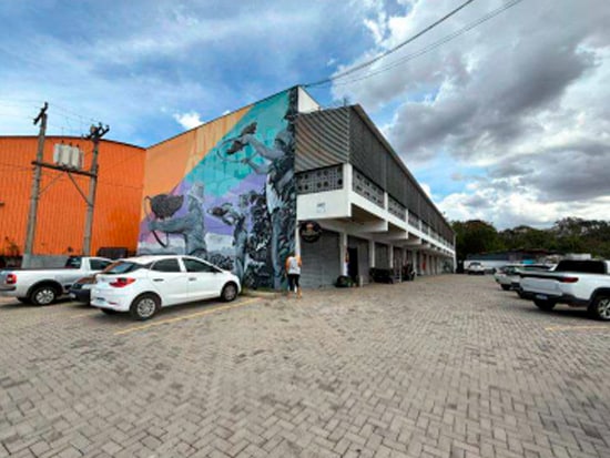 Prédio com 1120m² de área construída em Bragança Paulista - SP
