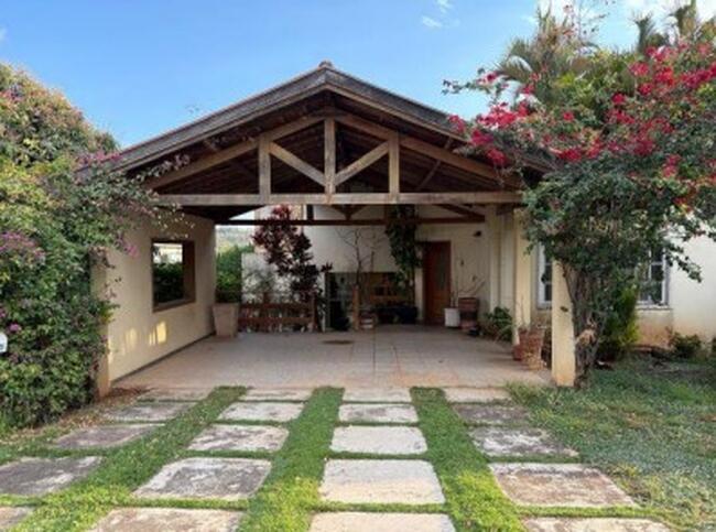 Prédio Residencial em Campos de Santo Antônio - 250m² de área construída