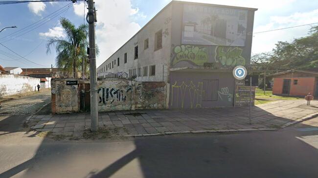 Prédio Comercial em Porto Alegre com 907m² e Terreno de 600m²
