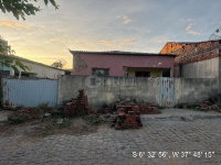Casa com 3 quartos e 2 banheiros, 91m², terreno de 220m²