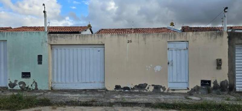 Casa com 2 quartos, 128m² de terreno