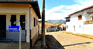 Casa com 2 Quartos, 2 Banheiros e 1 Vaga em 79m²