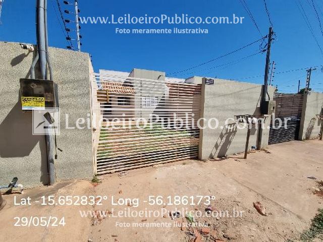 Casa com 2 quartos, varanda, 1 vaga e 60m² construída