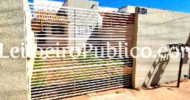 Casa com 2 quartos, varanda, 1 vaga e 60m² construída