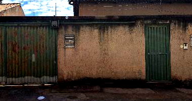 Casa com 2 Quartos e Varanda em Condomínio