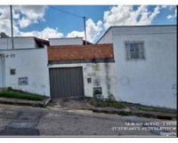 Casa com 2 Quartos e Vaga na Garagem em Varginha
