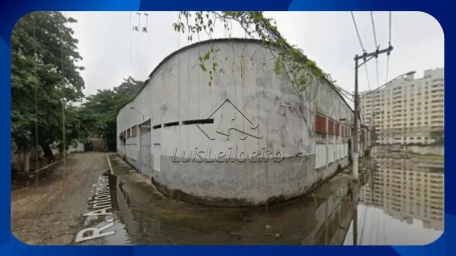 Prédio Comercial com Galpão - 2.151m²