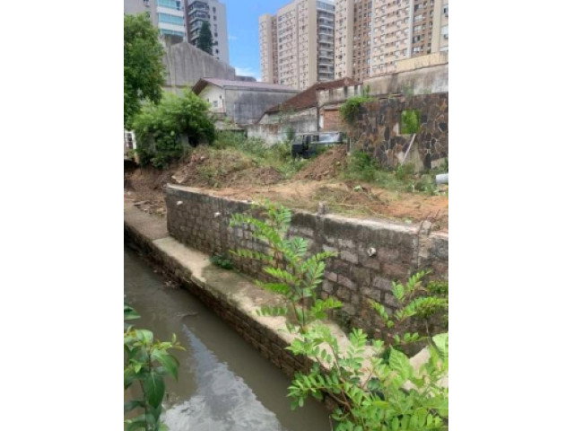 Terreno de 300m² em Boa Vista, Porto Alegre