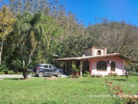 Terrenos com 3 construções em área rural