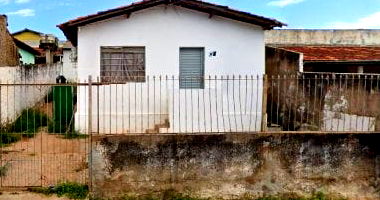 Casa padrão 1 quarto 1 banheiro 113m² ocupada