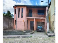 Imóvel com 294m² construída em terreno de 672m² em Lavras do Sul/RS