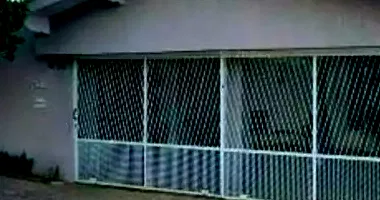 Casa em Leilão com 300m² de Terreno e 240m² Construídos