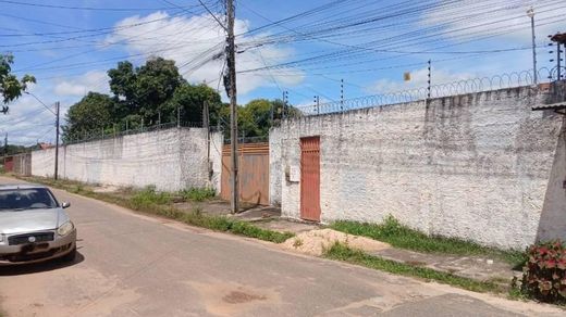 Terreno de 2.882m² com Potencial Comercial